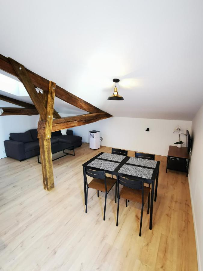 Appartement Neuf Climatise Sous Les Toits La Roche-Chalais Ngoại thất bức ảnh