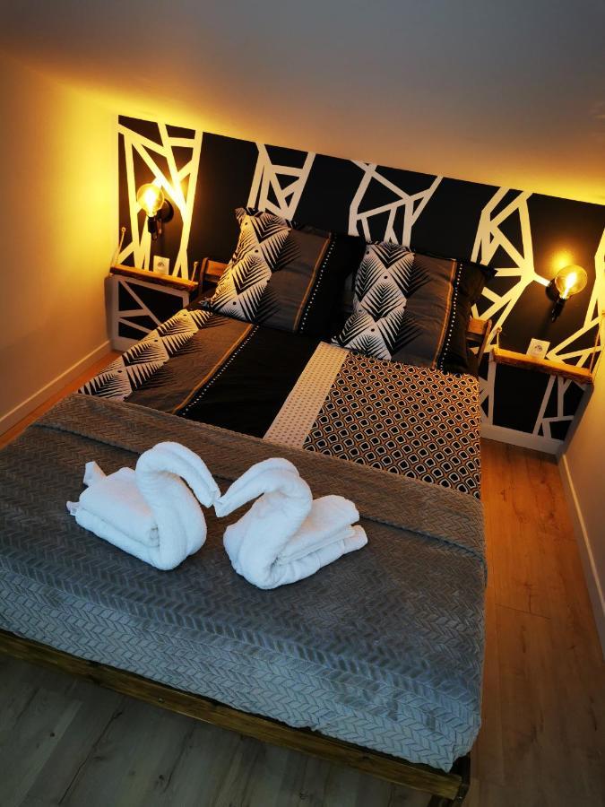 Appartement Neuf Climatise Sous Les Toits La Roche-Chalais Ngoại thất bức ảnh